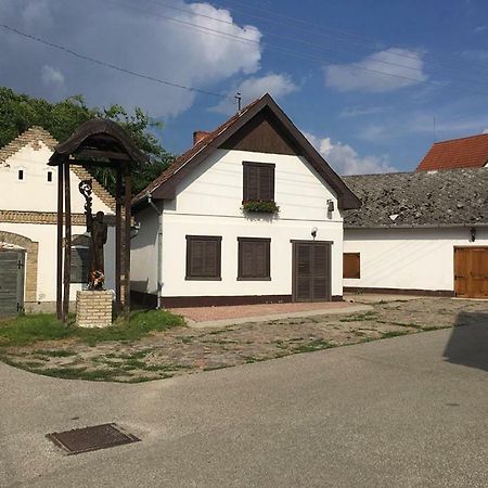 Bago Pince Apartment Hajos Exterior foto